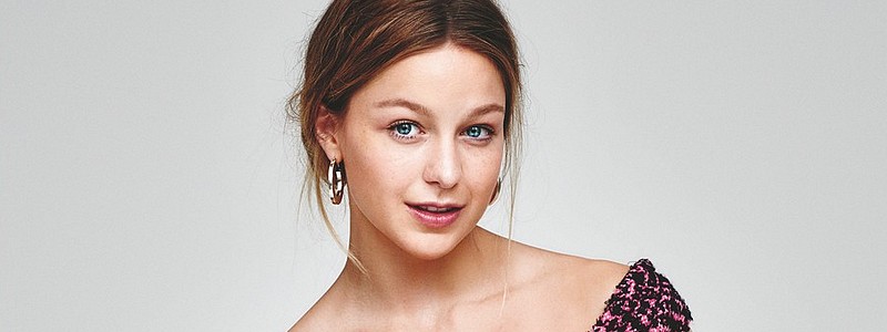 People Features Supergirl
