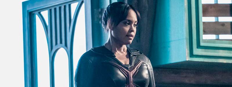 Miss Martian Returns in new Episode Photos